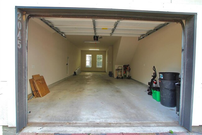 Building Photo - 2045 Fannin St