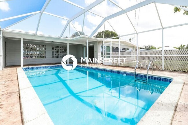Building Photo - 2 Bedroom Pet-Friendly Home in Fort Myers,...