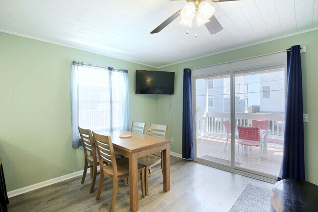 Building Photo - 606 Carolina Beach Ave S