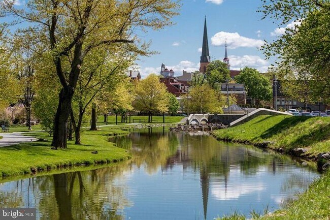 Building Photo - 5330 Witch Hazel Ln