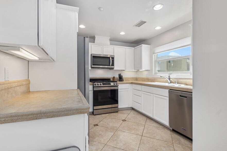 Building Photo - 2919 E St