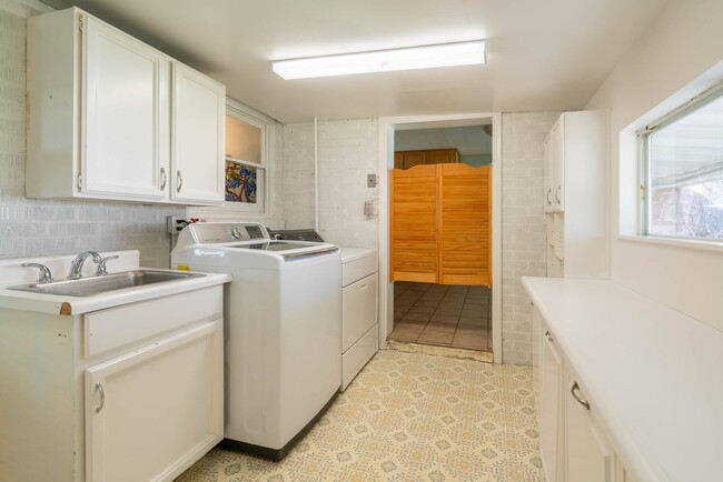 Building Photo - Beautiful Brick Home with Garden, Finished Basement & Detached Garage Office