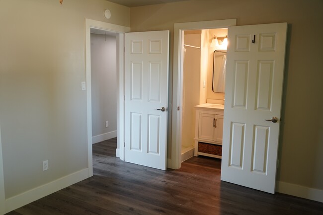 Building Photo - 1650 Archer Dr