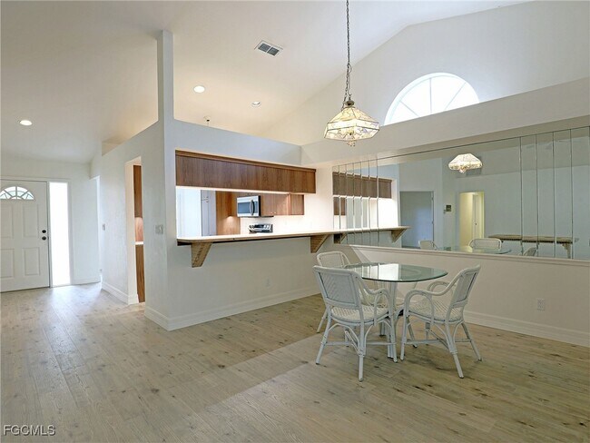 Building Photo - 12522 Kelly Sands Way