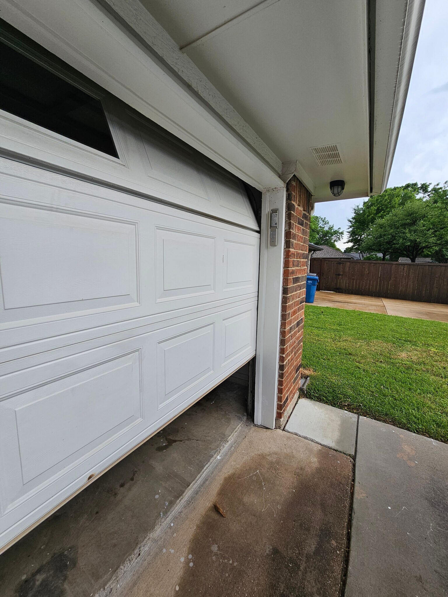 Building Photo - 224 Simmons Dr