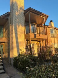 Building Photo - 2121 Hepburn St