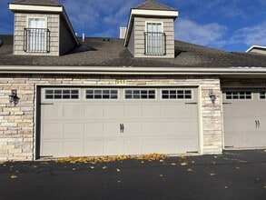 Building Photo - 955 Buckingham Dr