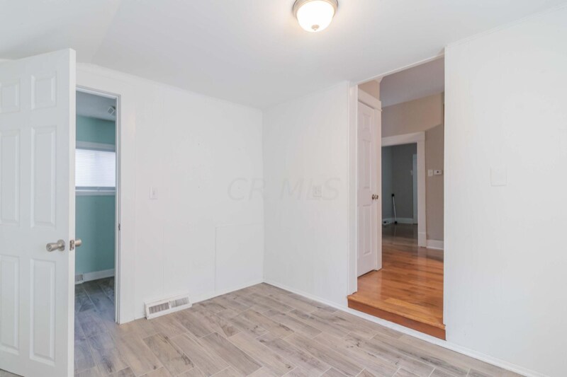 Building Photo - 319 Brehl Ave