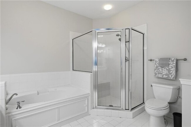 Building Photo - 424 Lindbergh Drive NE