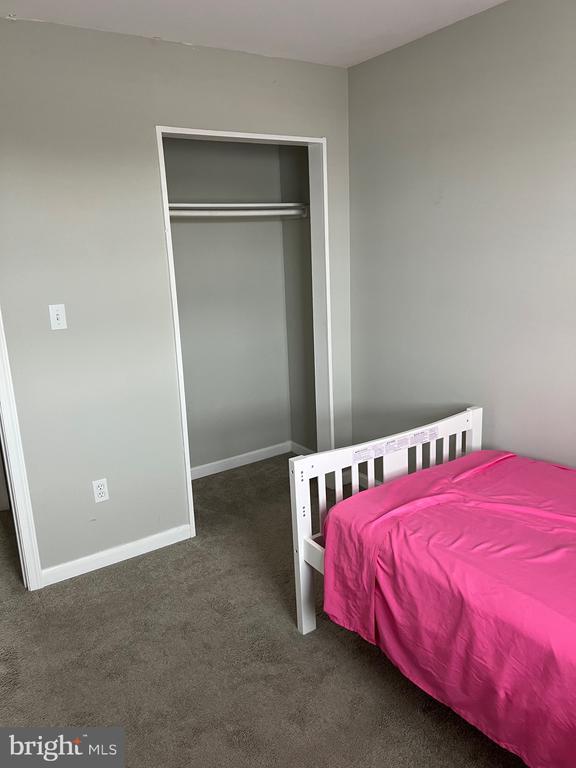 Building Photo - 208 Sunset Dr