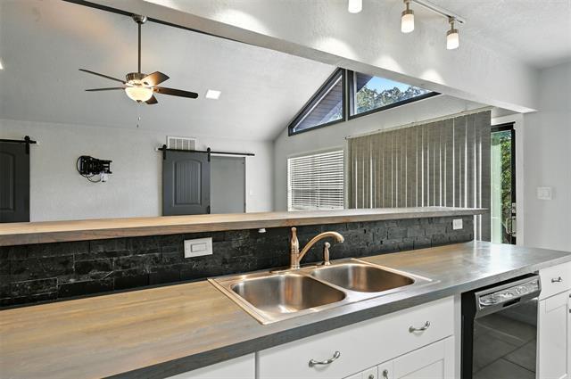 Building Photo - 507 Longo Ct