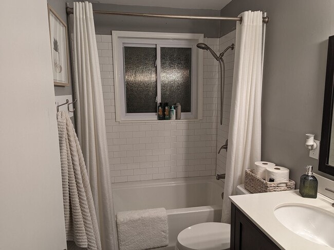 Building Photo - 4208 Lonas Dr