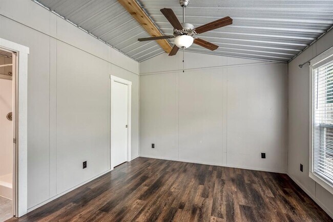 Building Photo - 11419 Leonidas Horton Rd