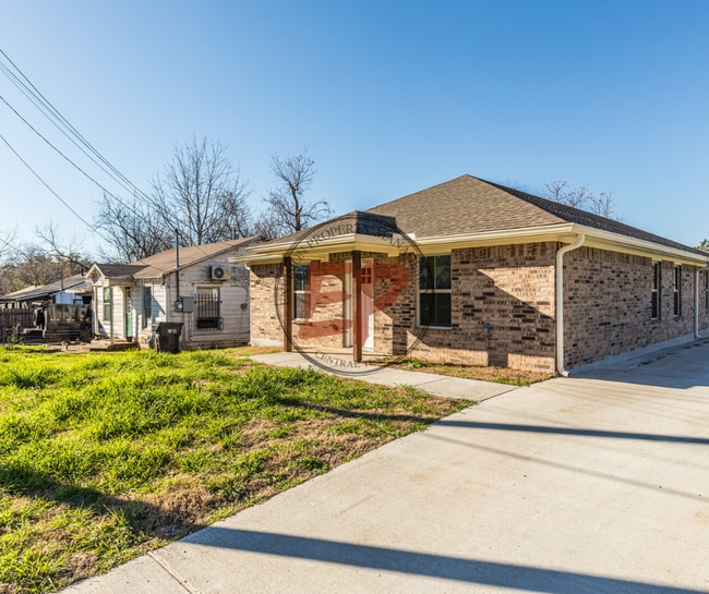 Building Photo - 3200 N 17th St