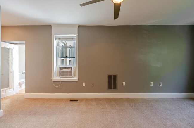 Building Photo - 938 O St NW