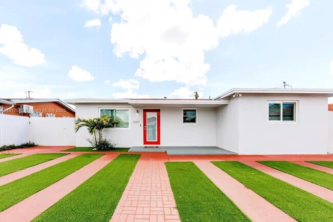 Building Photo - 1647 NW 29th Ave
