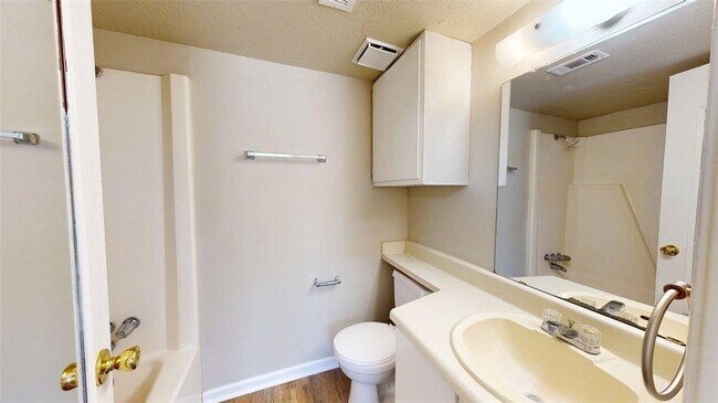 Building Photo - 1016 Autumn Cir