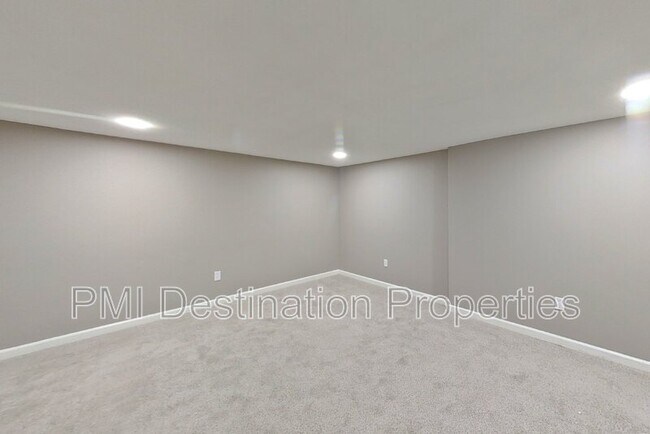 Building Photo - 5513 Hardy Ave