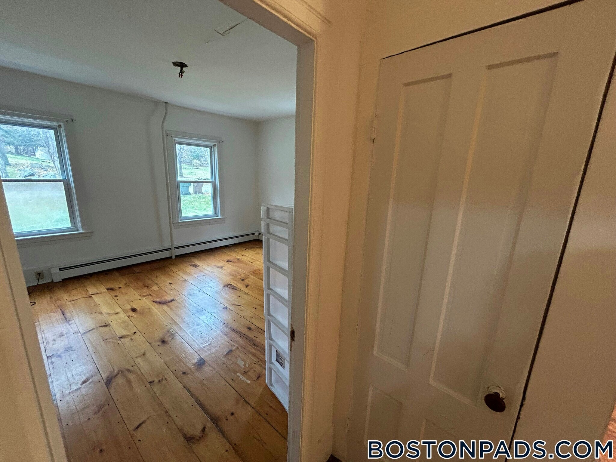 Building Photo - 60 Old Common Rd