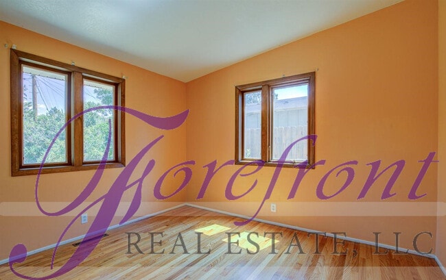 Building Photo - 2045 Laramie Ave