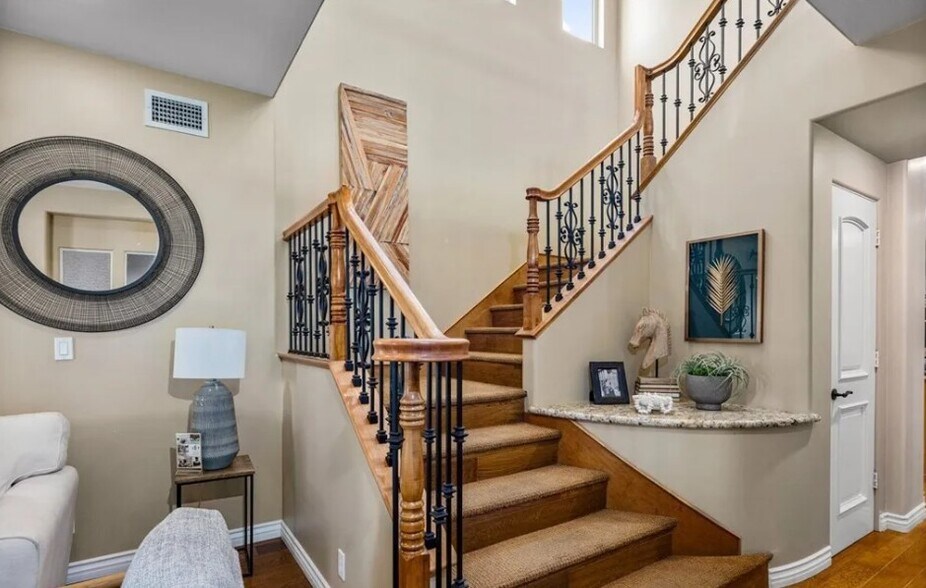 Building Photo - 5748 Campo Walk