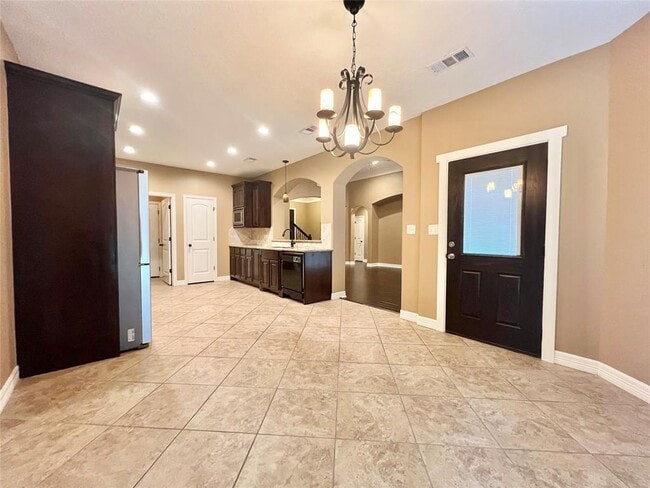 Building Photo - 5710 Nicole Ln