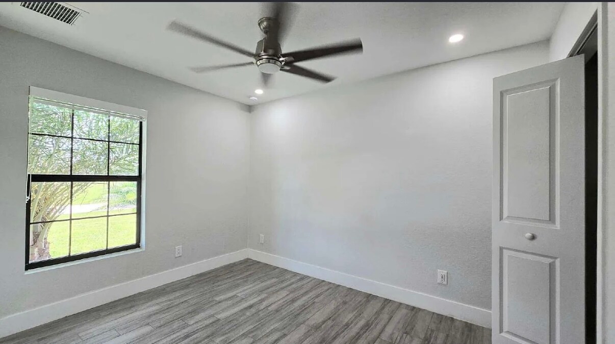 Building Photo - 4020 NW 41st Pl