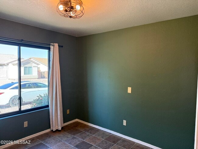 Building Photo - 3002 W Country Ranch Dr