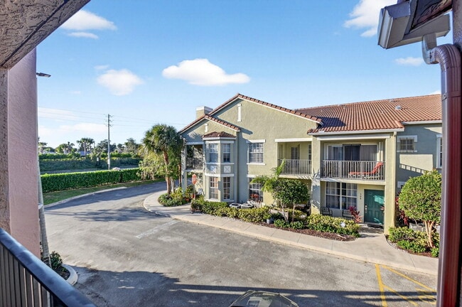 Building Photo - 501 Belmont Pl