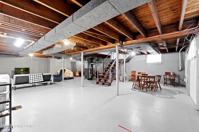 Building Photo - 726 Parkway Dr