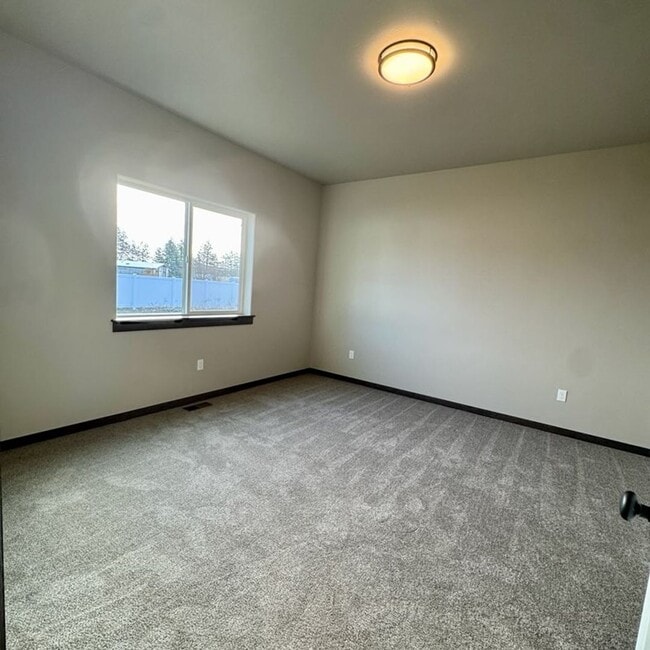 Building Photo - Newly Built 4-Bedroom Home in Great Neighborhood