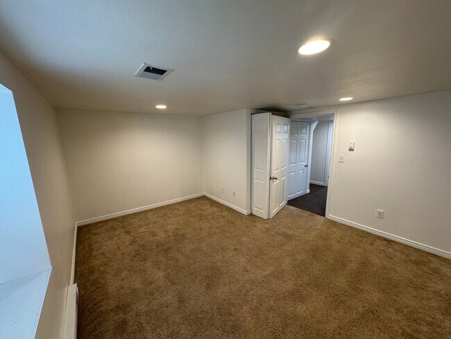 Building Photo - LEASING! Available June 30th