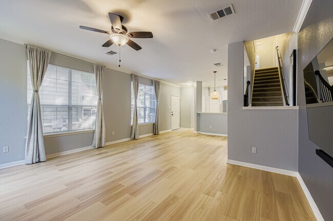 Building Photo - "Charming 3-Bed Townhouse Retreat with 151...
