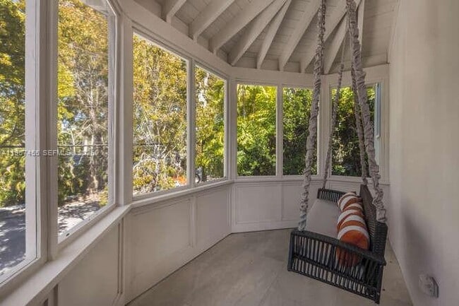 Building Photo - 2330 Overbrook St