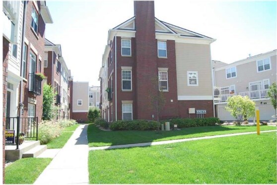 Building Photo - 70 Florence St