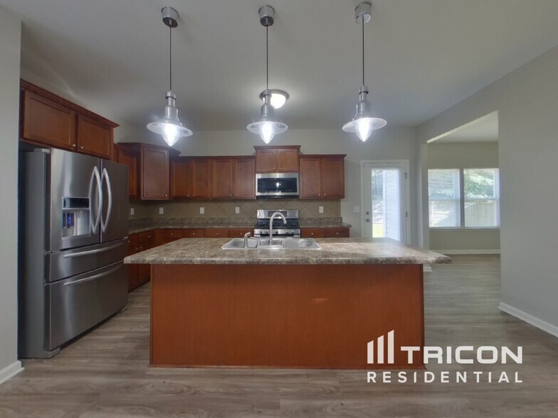 Building Photo - 1551 Peabody Court