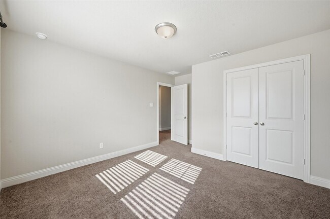 Building Photo - 5460 Blue Quail Dr