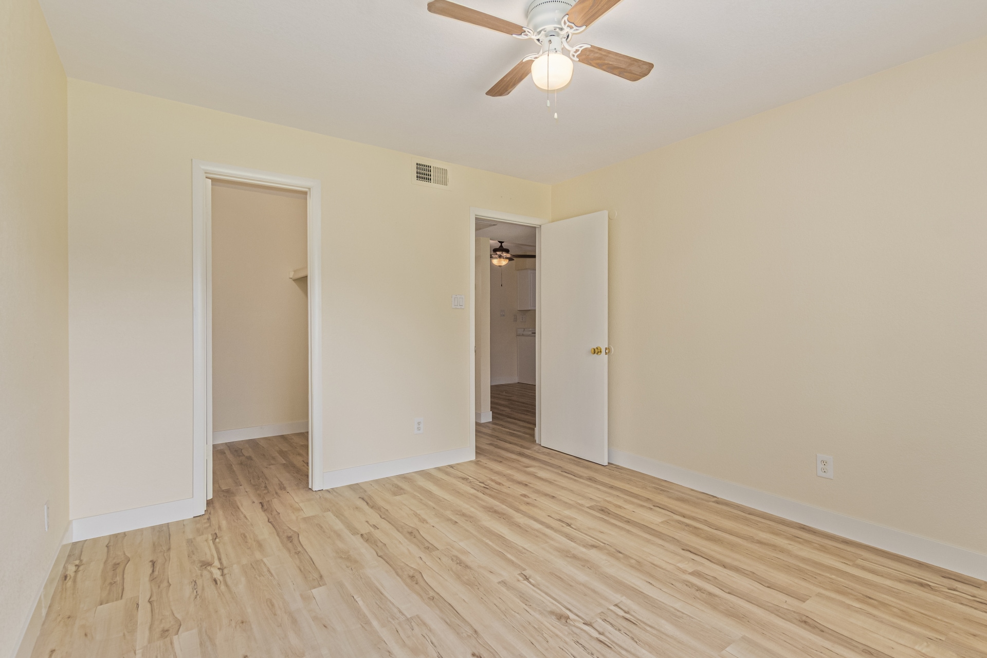 Building Photo - 5995 N 78th St