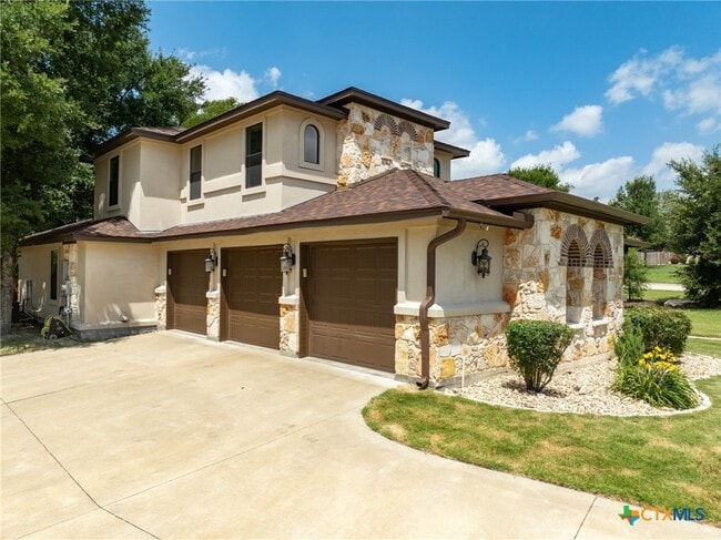 Building Photo - 1010 Woodland Bend Cir
