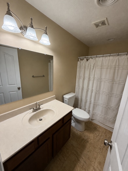 Building Photo - 1210 Stonington Dr