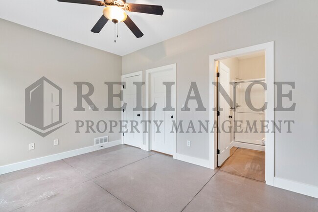 Building Photo - 3411 E Aster St