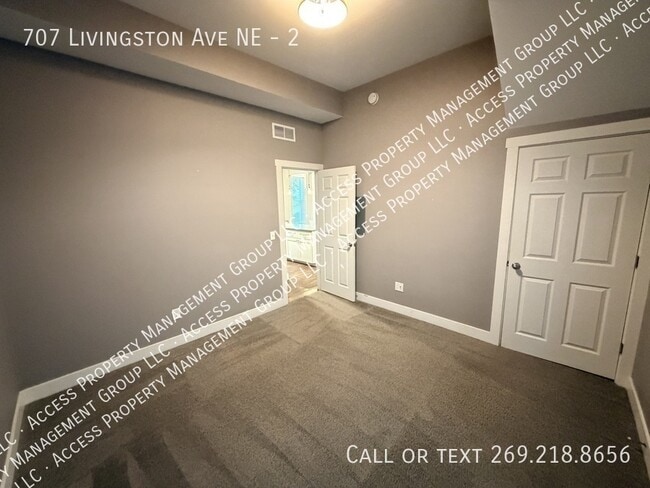 Building Photo - 707 Livingston Ave NE