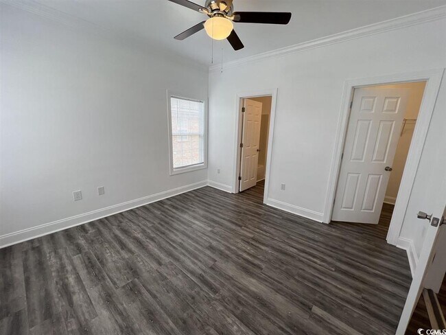 Building Photo - 2057 Silvercrest Dr