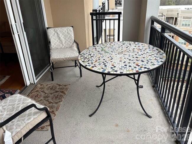 Building Photo - 4620 Piedmont Row Dr