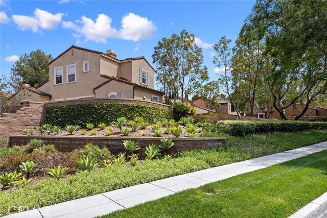 Building Photo - 61 Shade Tree