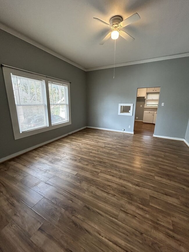 Building Photo - This One is a Stunner!  5br/3ba A MUST-SEE! - $1600/Mo!  Now Offering Short-Term Leasing!