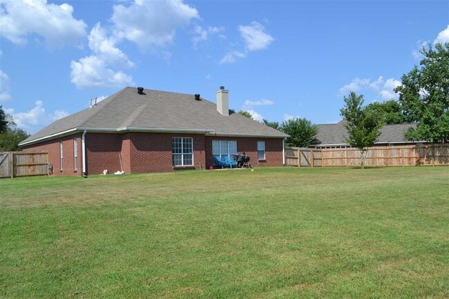Building Photo - 109 Stratford Dr