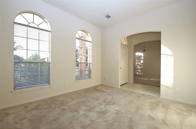 Building Photo - 8811 Norham Dr