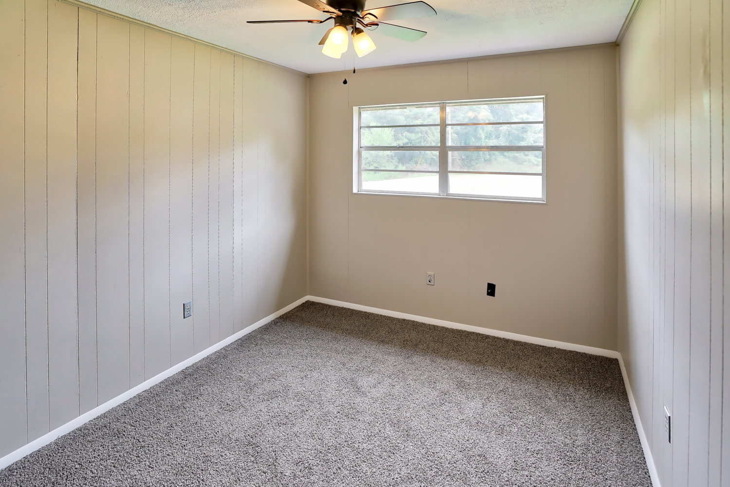 BEDROOMS WITH FAN - 134 Skyland Dr