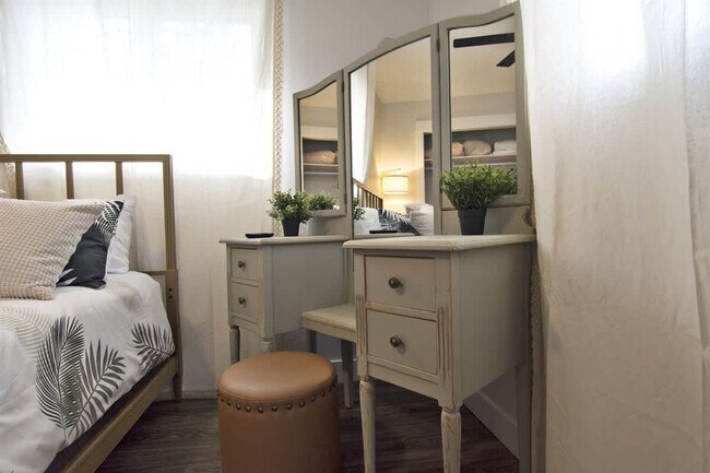 Building Photo - 1419 Fairview Ave